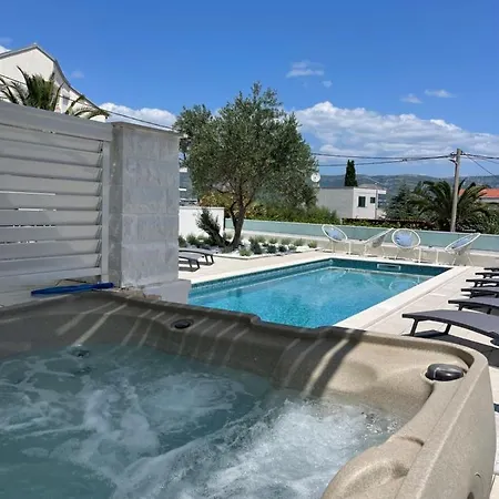 Διαμέρισμα Marina Τρογκίρ