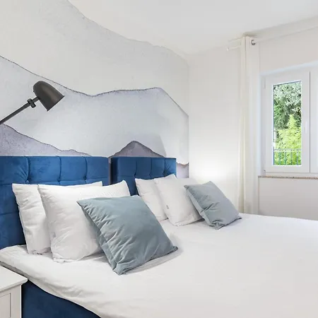 Marina * Τρογκίρ