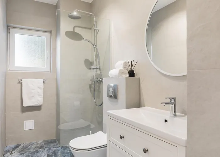 Marina 公寓 特罗吉尔