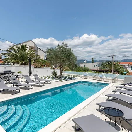 Marina Apartment *